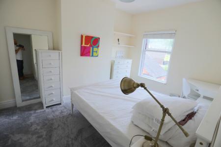 4 bedroom Terraced House to let in Abbey Street, Newcastle-under-Lyme, ST5