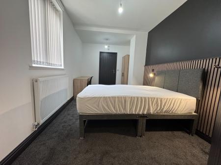 1 bedroom Flat to let in Bath Street, Stoke-on-Trent, ST4