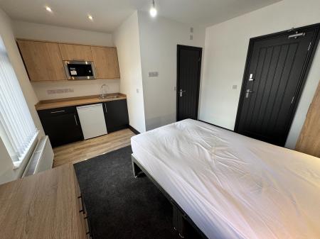 1 bedroom Flat to let in Bath Street, Stoke-on-Trent, ST4