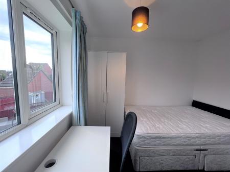 5 bedroom Detached house to let in Centurion Crescent, Newcastle-under-Lyme, ST5