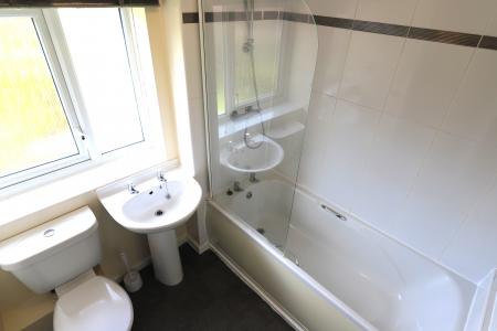 4 bedroom Semi-detached house to let in Comet Avenue, Knutton, ST5