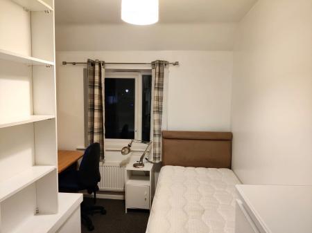 4 bedroom Semi-detached house to let in Comet Avenue, Knutton, ST5