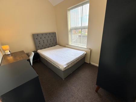 4 bedroom End of terrace house to let in Enderley Street, Newcastle-under-Lyme, ST5