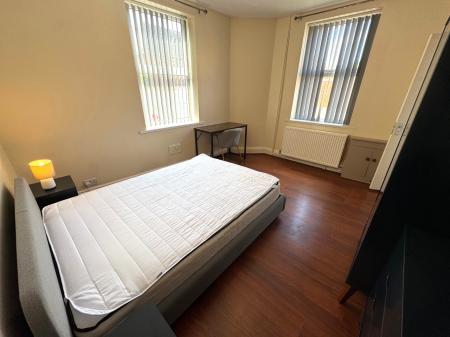 4 bedroom End of terrace house to let in Enderley Street, Newcastle-under-Lyme, ST5