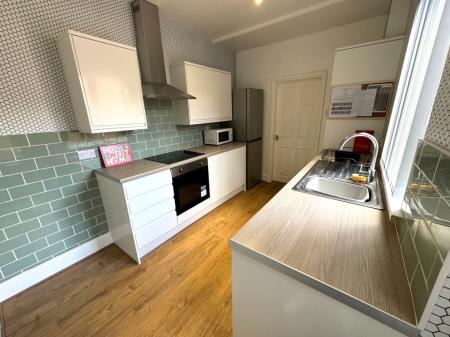 4 bedroom End of terrace house to let in Enderley Street, Newcastle-under-Lyme, ST5