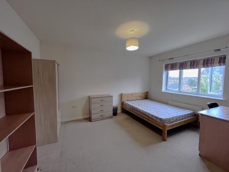 7 bedroom Detached house to let in Galingale View, Newcastle-under-Lyme, ST5