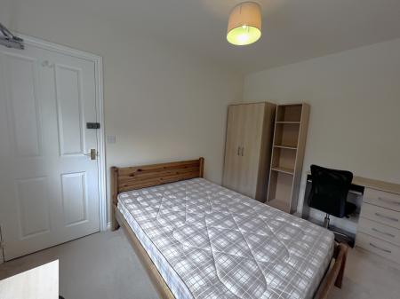 7 bedroom Detached house to let in Galingale View, Newcastle-under-Lyme, ST5