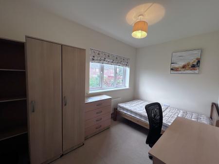 7 bedroom Detached house to let in Galingale View, Newcastle-under-Lyme, ST5