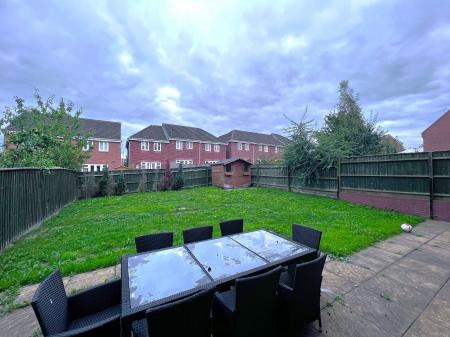 7 bedroom Detached house to let in Galingale View, Newcastle-under-Lyme, ST5