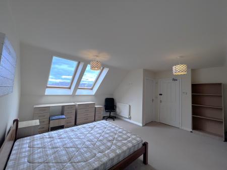 7 bedroom Detached house to let in Galingale View, Newcastle-under-Lyme, ST5