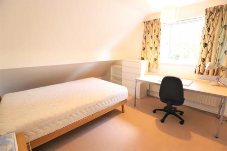 4 bedroom Semi-detached house to let in Hawkstone Close, Newcastle-under-Lyme, ST5