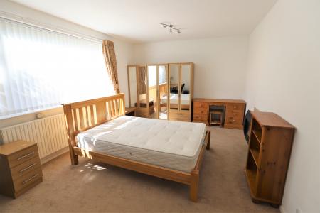 4 bedroom Semi-detached house to let in Hawkstone Close, Newcastle-under-Lyme, ST5