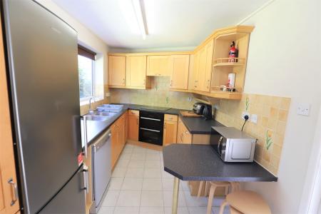 4 bedroom Semi-detached house to let in Hawkstone Close, Newcastle-under-Lyme, ST5