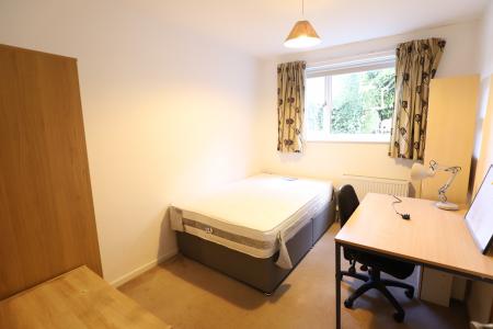 4 bedroom Semi-detached house to let in Hawkstone Close, Newcastle-under-Lyme, ST5