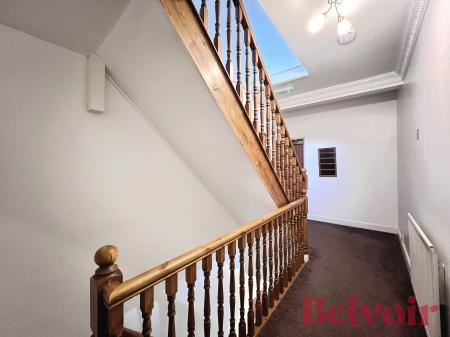 5 bedroom Terraced House to let in High Street, Silverdale, ST5
