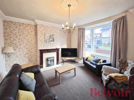 5 bedroom Terraced House to let in High Street, Silverdale, ST5