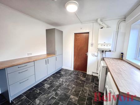 5 bedroom Terraced House to let in High Street, Silverdale, ST5