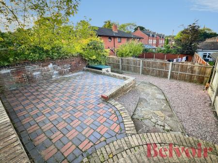 5 bedroom Terraced House to let in High Street, Silverdale, ST5