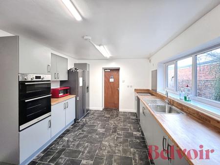5 bedroom Terraced House to let in High Street, Silverdale, ST5