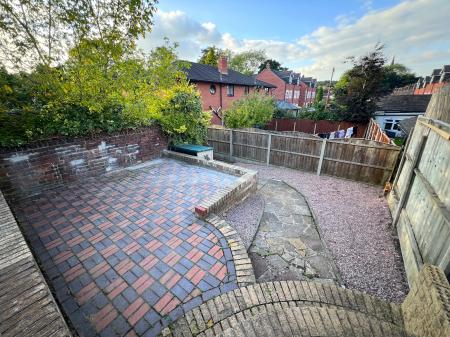 6 bedroom Terraced House to let in High Street, Silverdale, ST5