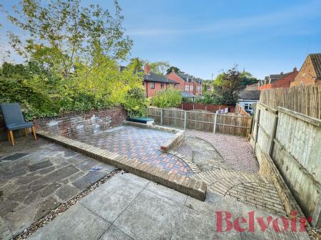 5 bedroom Terraced House to let in High Street, Silverdale, ST5