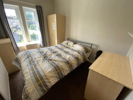 6 bedroom Terraced House to let in High Street, Silverdale, ST5