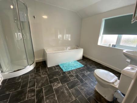 6 bedroom Terraced House to let in High Street, Silverdale, ST5