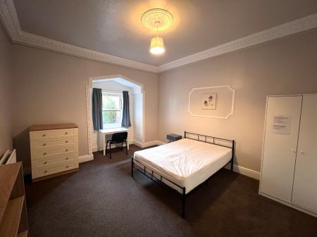6 bedroom Terraced House to let in High Street, Silverdale, ST5