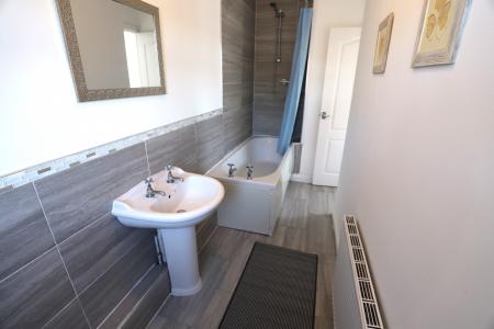 4 bedroom End of terrace house to let in Hill Street, Newcastle-under-Lyme, ST5