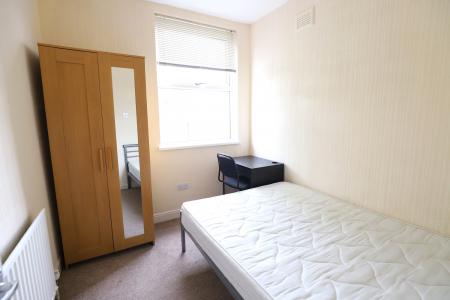 4 bedroom Terraced House to let in King Street, Cross Heath, Newcastle-under-Lyme, ST5