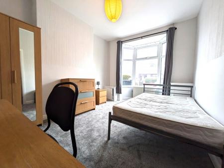 4 bedroom Terraced House to let in King Street, Cross Heath, Newcastle-under-Lyme, ST5