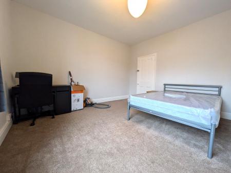 4 bedroom Terraced House to let in King Street, Cross Heath, Newcastle-under-Lyme, ST5