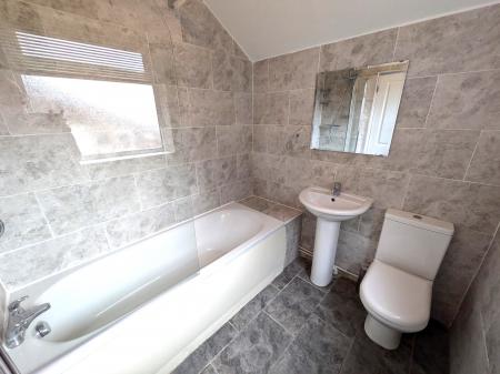 4 bedroom Terraced House to let in King Street, Cross Heath, Newcastle-under-Lyme, ST5