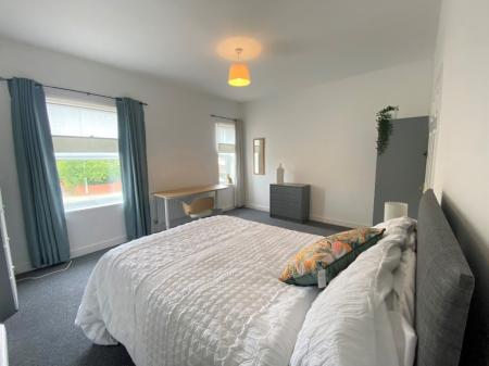 4 bedroom Terraced House to let in Liverpool Road, Newcastle-under-Lyme, ST5