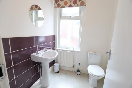 4 bedroom Terraced House to let in Liverpool Road, Newcastle-under-Lyme, ST5