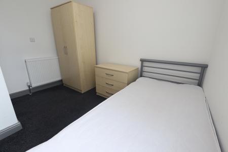 1 bedroom House share to let in London Road, Newcastle-under-Lyme, ST5