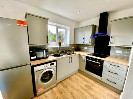 4 bedroom Terraced House to let in Orme Road, Newcastle-under-Lyme, ST5