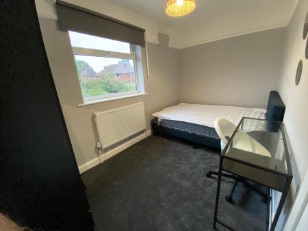 4 bedroom Terraced House to let in Orme Road, Newcastle-under-Lyme, ST5