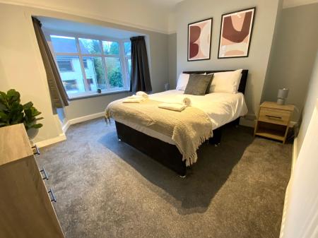 Poplar Grove, Newcastle-under-Lyme, ST5