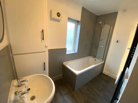 4 bedroom Town house to let in Poplar Grove, Newcastle-under-Lyme, ST5