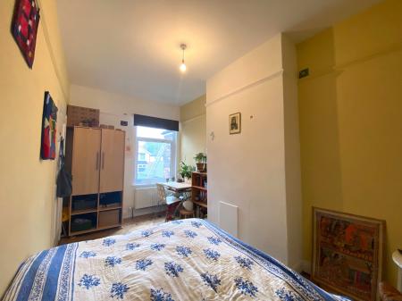 4 bedroom Town house to let in Princes Road, Stoke-on-Trent, ST4