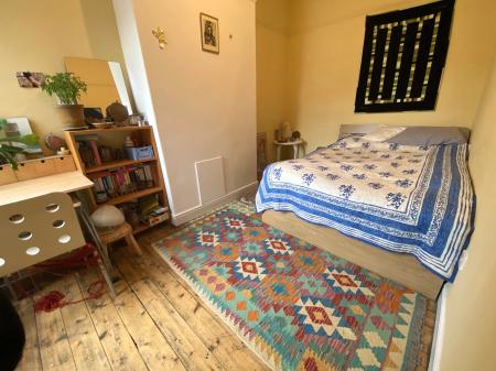 4 bedroom Town house to let in Princes Road, Stoke-on-Trent, ST4