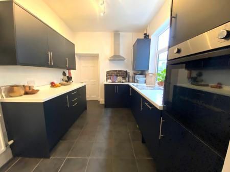 4 bedroom Town house to let in Princes Road, Stoke-on-Trent, ST4