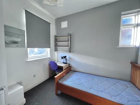 4 bedroom Town house to let in Princes Road, Stoke-on-Trent, ST4