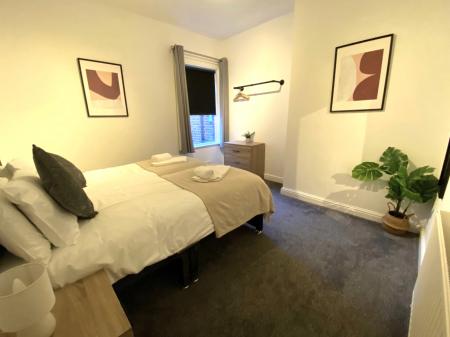 4 bedroom Terraced House to let in Sackville Street, Newcastle-under-Lyme, ST4