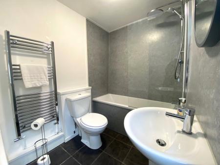 4 bedroom Terraced House to let in Sackville Street, Newcastle-under-Lyme, ST4