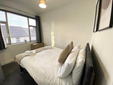 4 bedroom Terraced House to let in Sackville Street, Newcastle-under-Lyme, ST4