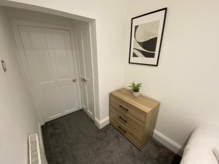 4 bedroom Terraced House to let in Sackville Street, Newcastle-under-Lyme, ST4