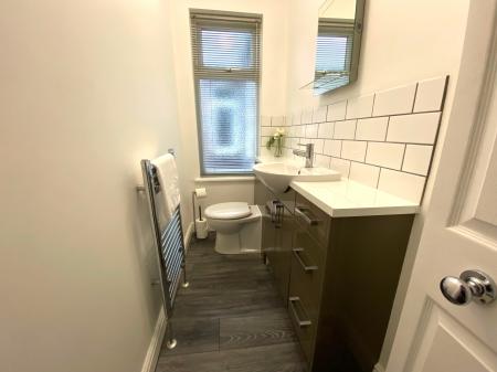 4 bedroom Terraced House to let in Sackville Street, Newcastle-under-Lyme, ST4