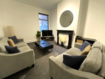 4 bedroom Terraced House to let in Sackville Street, Newcastle-under-Lyme, ST4